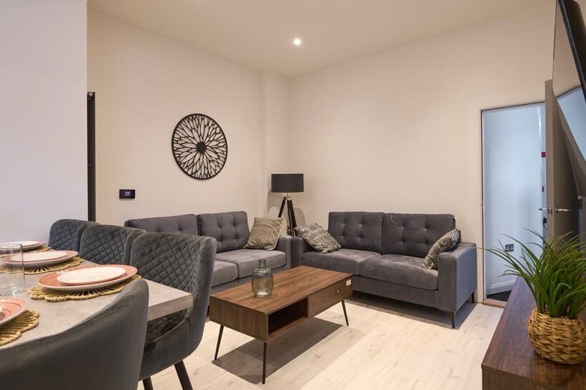 HR-Living Area-001