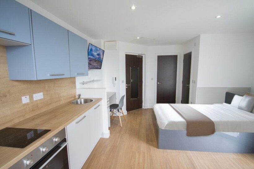 Deluxe Ensuite Orbital House, 6... 5 bed apartment to rent - £4,030 pcm (£930 pw)