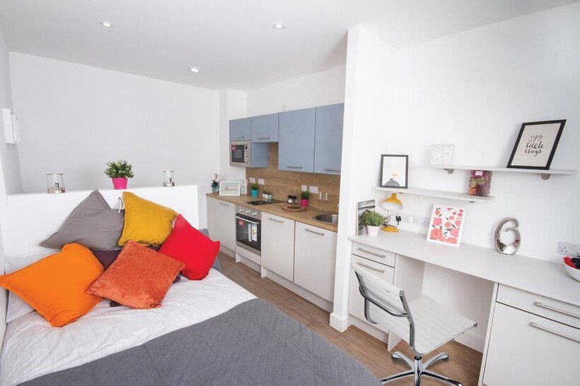 Deluxe Ensuite Orbital House, 6... 5 bed apartment to rent - £4,030 pcm (£930 pw)