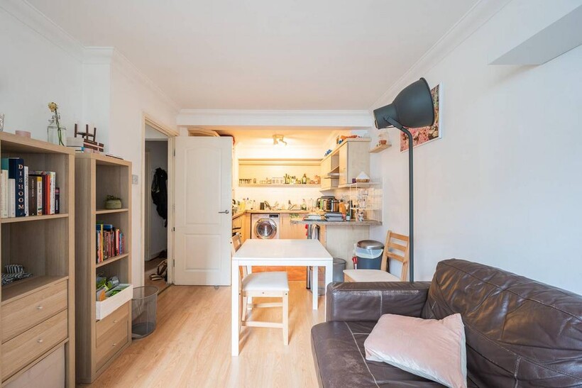 Fitzroy Street, Fitzrovia, London, W1T 1 bed flat to rent - £2,492 pcm (£575 pw)