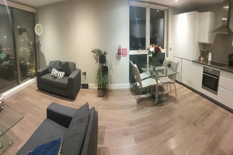 Dowsett Road, London N17 2 bed flat to rent - £2,150 pcm (£496 pw)