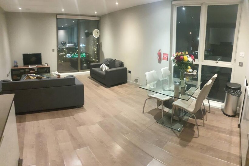 Dowsett Road, London N17 2 bed flat to rent - £2,150 pcm (£496 pw)