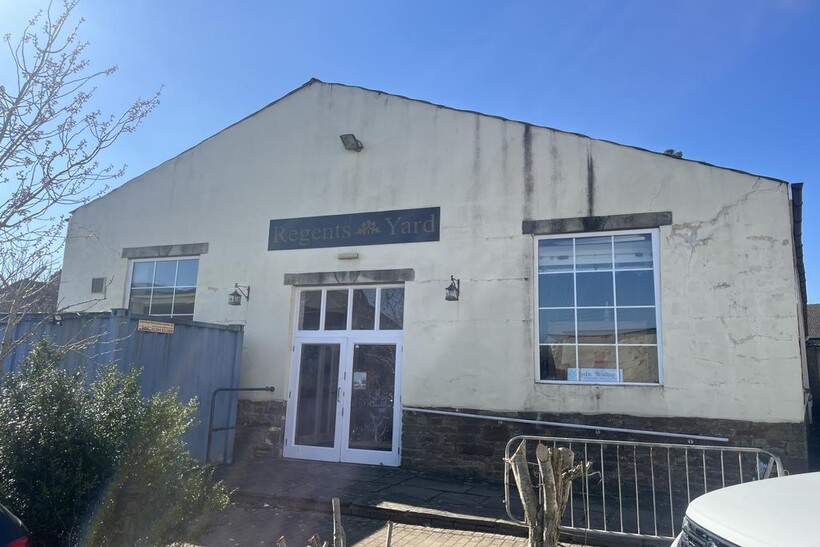 Small retail units perfect for a start up busines