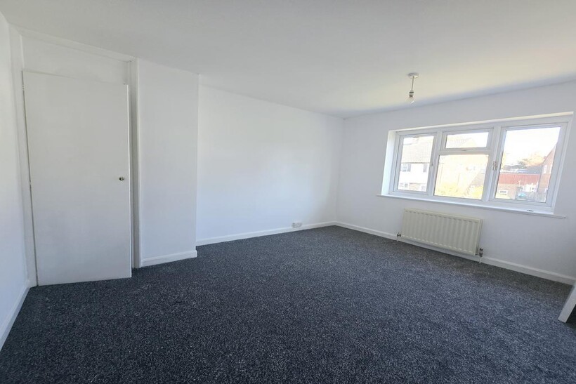 Whitegates Road, Bilston, West... 3 bed semi-detached house to rent - £1,095 pcm (£253 pw)