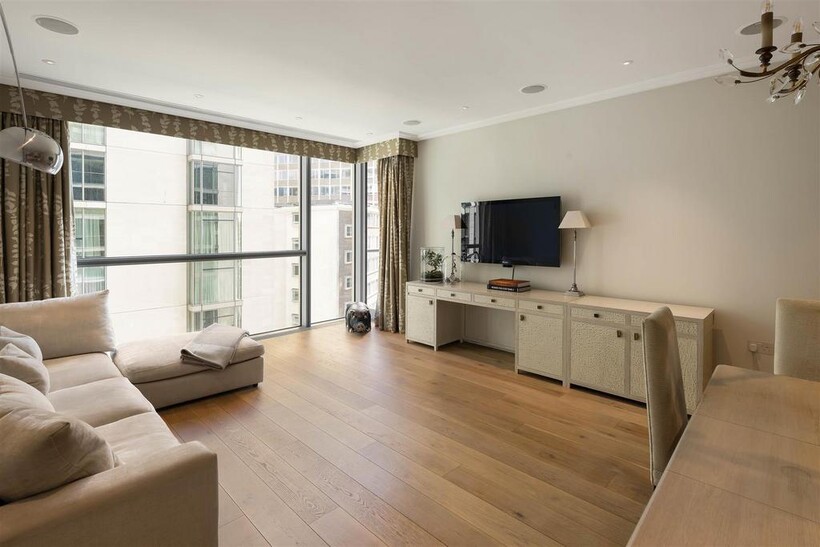 Knightsbridge SW7 1 bed apartment to rent - £10,833 pcm (£2,500 pw)
