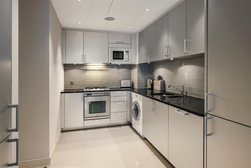 Knightsbridge SW7 1 bed apartment to rent - £10,833 pcm (£2,500 pw)