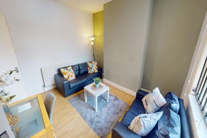 Lrg 12 Ridding lounge