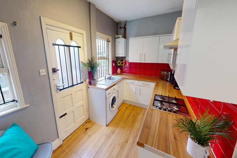 Lrg 12 Ridding kitchen