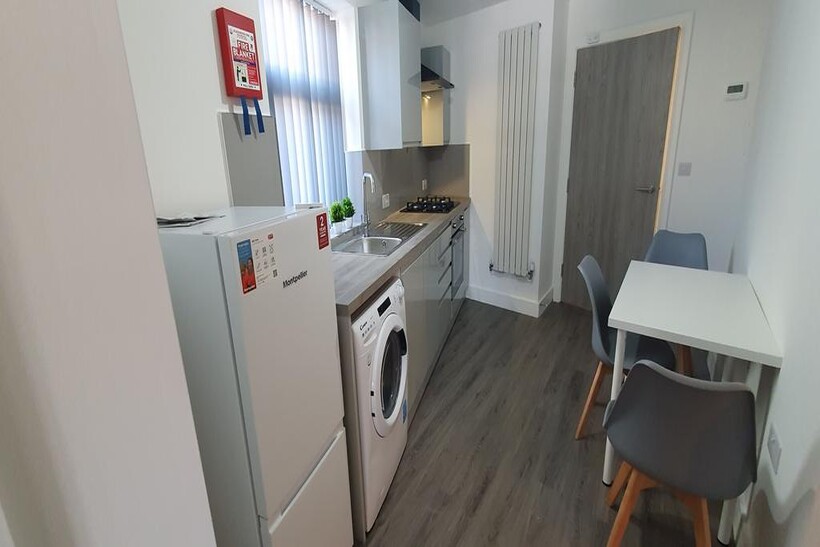 Flat 3, 304 Whitchurch ROAD 1 bed flat to rent - £995 pcm (£230 pw)