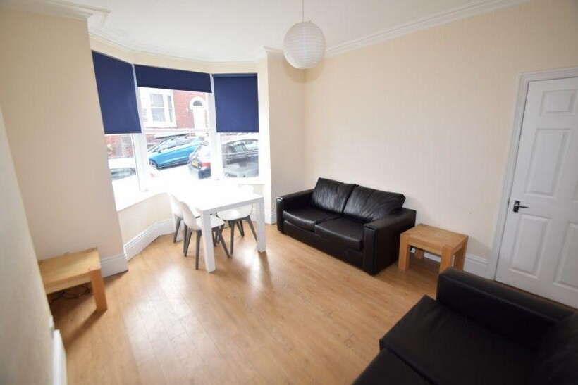 40 Guest Road, Hunters Bar 3 bed house share to rent - £412 pcm (£95 pw)