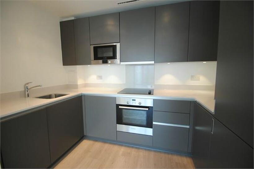 Tennyson Apartments, Saffron Central... 1 bed apartment to rent - £1,525 pcm (£352 pw)