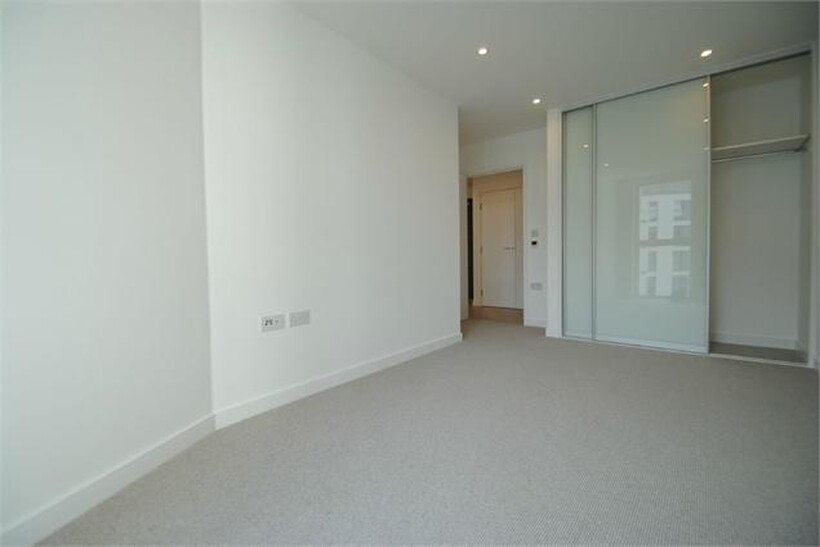 Tennyson Apartments, Saffron Central... 1 bed apartment to rent - £1,525 pcm (£352 pw)