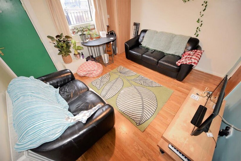 82 Burley Lodge Terrace 4 bed house to rent - £1,751 pcm (£404 pw)