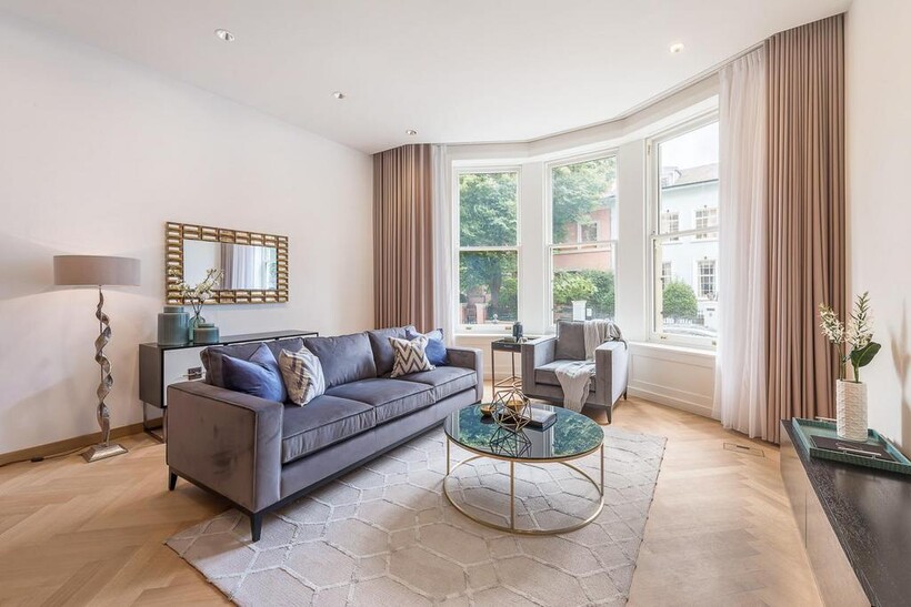 One Kensington Gardens W8 2 bed apartment to rent - £10,833 pcm (£2,500 pw)