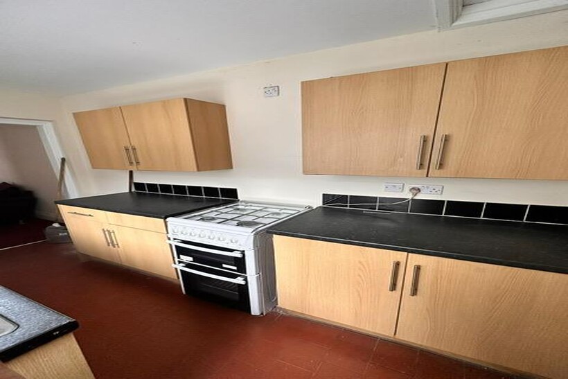 Carlton road, Stoke-on-Trent ST4 2BG 3 bed terraced house to rent - £950 pcm (£219 pw)