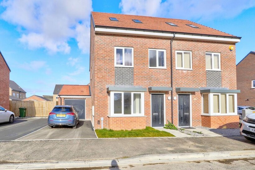 Queenswood Crescent... 1 bed in a house share to rent - £350 pcm (£81 pw)