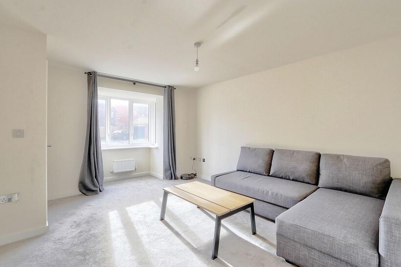 Queenswood Crescent... 1 bed in a house share to rent - £350 pcm (£81 pw)