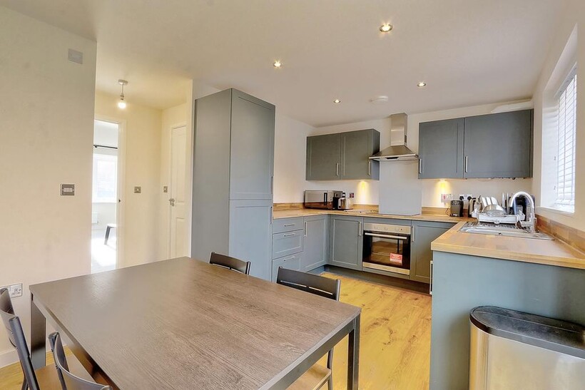 Queenswood Crescent... 1 bed in a house share to rent - £350 pcm (£81 pw)
