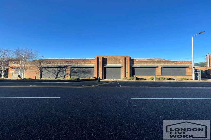 Argall Avenue, London E10 Property to rent - £1,096 pcm (£253 pw)