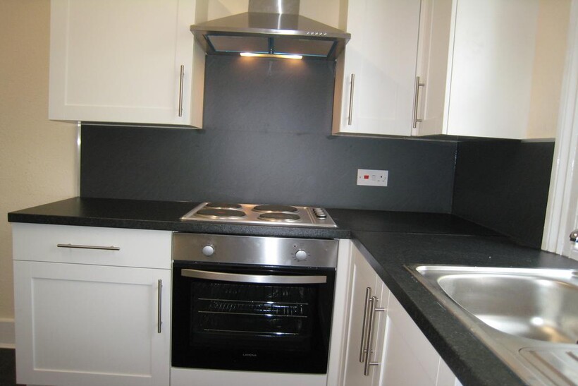 Newmarket Road, Brighton BN2 2 bed ground floor maisonette to rent - £1,425 pcm (£329 pw)