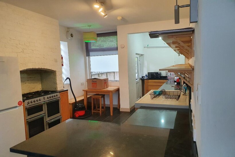 5 bed Upper Lloyd Street, Manchester M14 5 bed end of terrace house to rent - £2,383 pcm (£550 pw)
