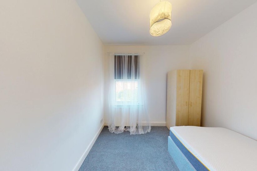 Mount Pleasant R3 1 bed in a house share to rent - £740 pcm (£171 pw)