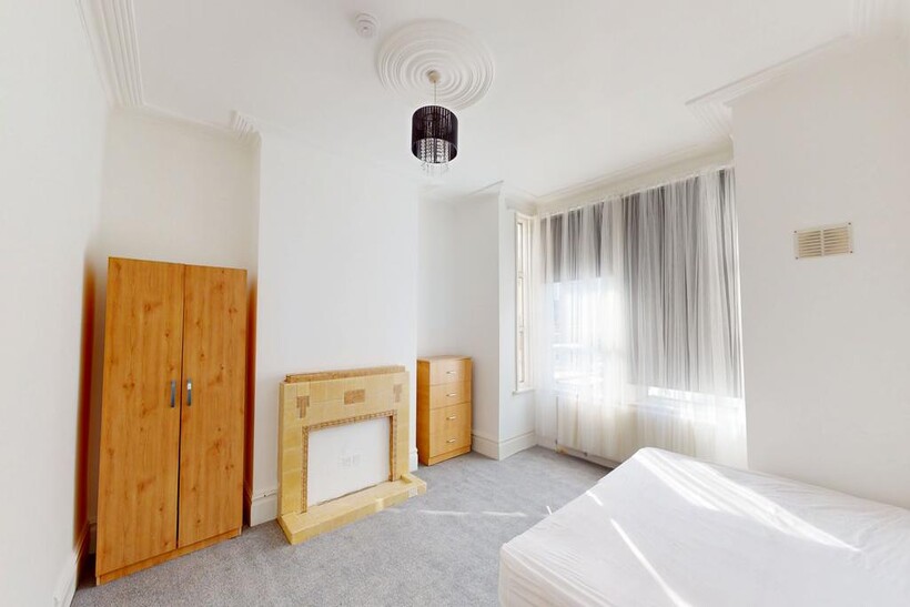 Mount Pleasant R1 1 bed in a house share to rent - £810 pcm (£187 pw)