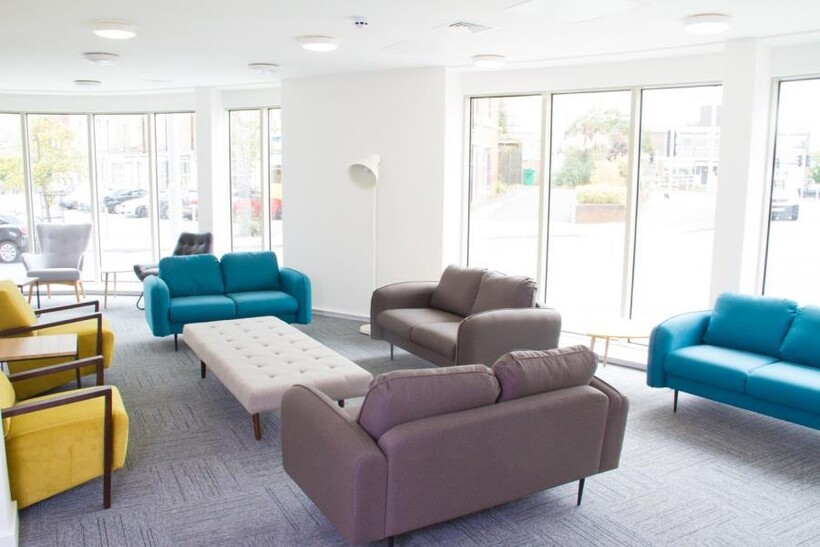 Deluxe Ensuite Orbital Building 5 bed apartment to rent - £4,030 pcm (£930 pw)