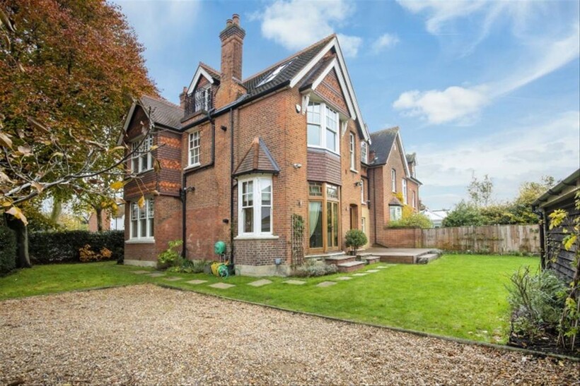 Dorset Road, Wimbledon 6 bed house to rent - £8,820 pcm (£2,035 pw)