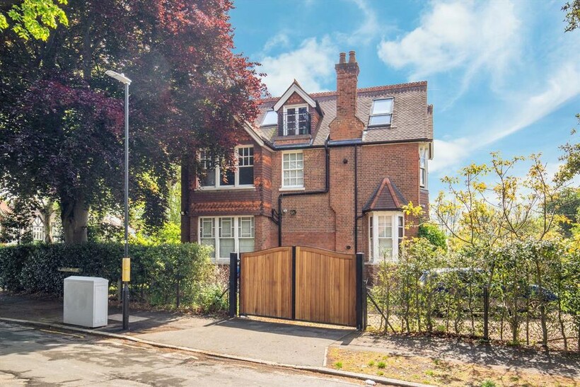Dorset Road, Wimbledon 6 bed house to rent - £8,820 pcm (£2,035 pw)