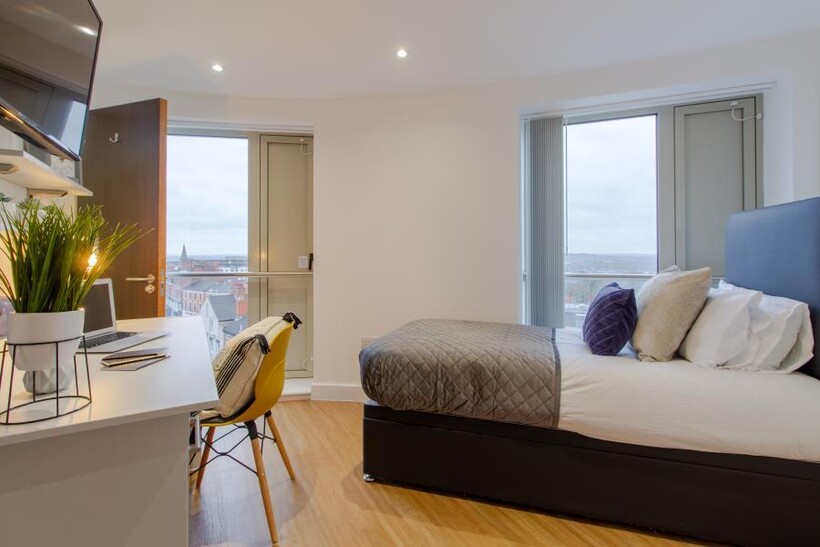 Standard Ensuite Orbital House 5 bed apartment to rent - £3,142 pcm (£725 pw)