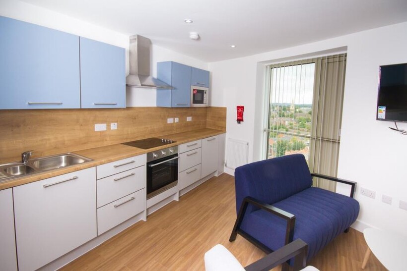 Standard Ensuite Orbital House 5 bed apartment to rent - £3,142 pcm (£725 pw)