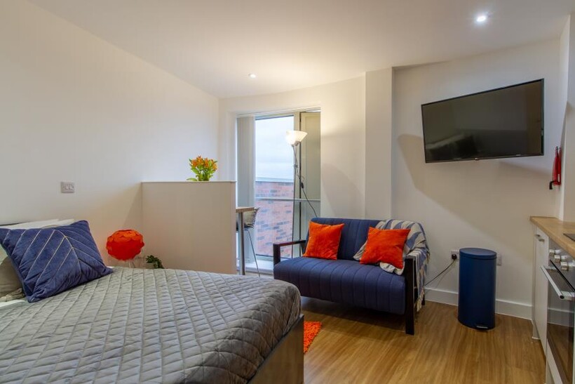 Premium Ensuite Orbital House 5 bed apartment to rent - £4,095 pcm (£945 pw)