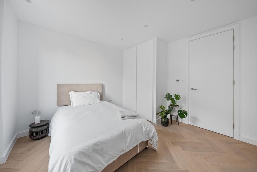 Maple Path, London E5 3 bed flat to rent - £4,650 pcm (£1,073 pw)