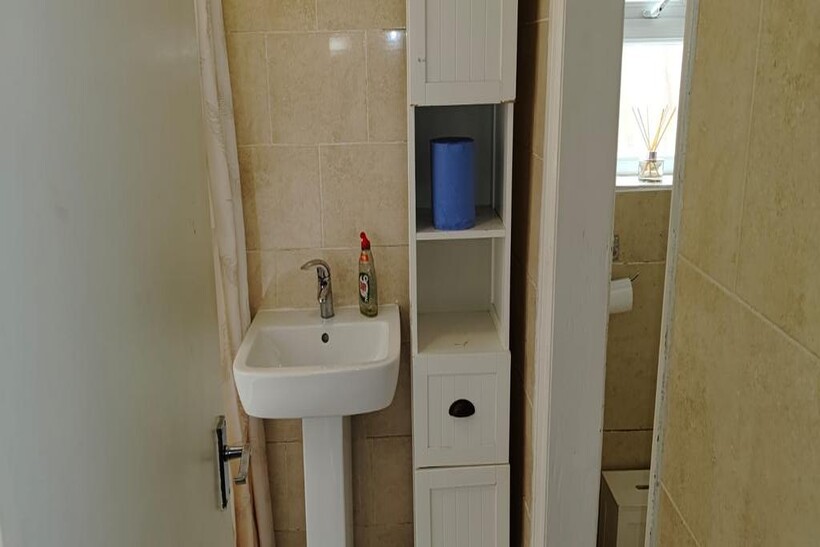 POULETT ROAD, LONDON E6 3 bed terraced house to rent - £2,700 pcm (£623 pw)