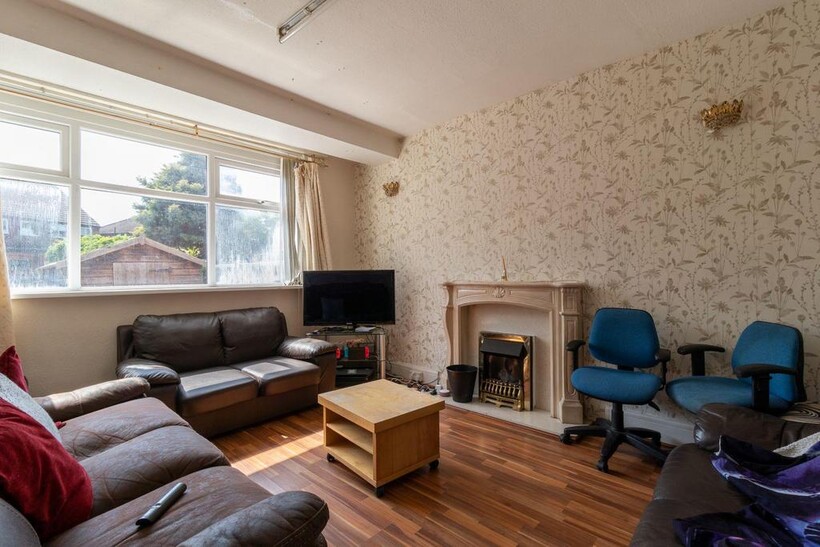 Eden Drive, Burley, Leeds 4 bed house to rent - £1,699 pcm (£392 pw)