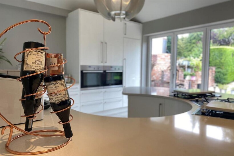 Buxton Road, Disley, Stockport 4 bed detached house to rent - £3,995 pcm (£922 pw)