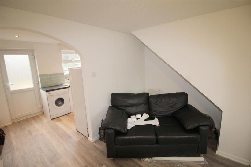 * £120pppw excl bills * Elmore Court... 2 bed terraced house to rent - £1,042 pcm (£240 pw)