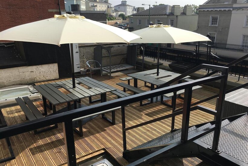 *£200pppw incl bills!* 2 bed on DERBY... 2 bed house share to rent - £1,738 pcm (£401 pw)