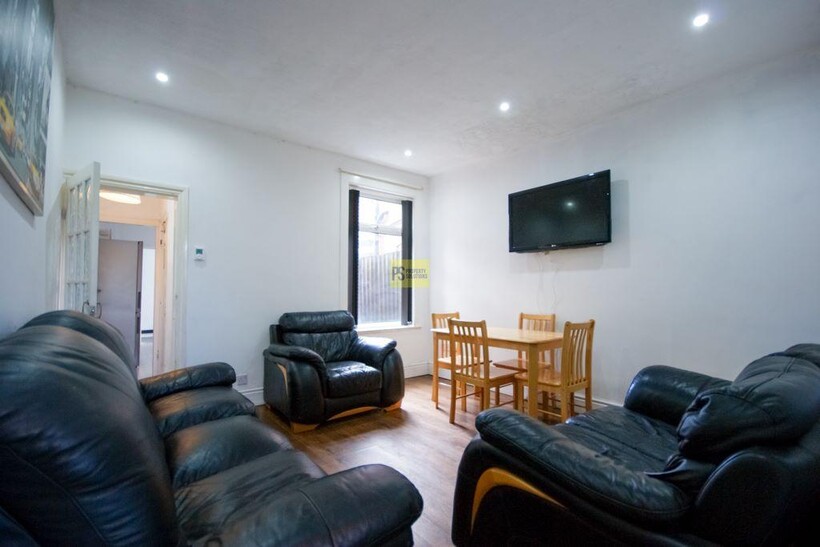 Warwards Lane, Birmingham B29 4 bed terraced house to rent - £1,996 pcm (£461 pw)