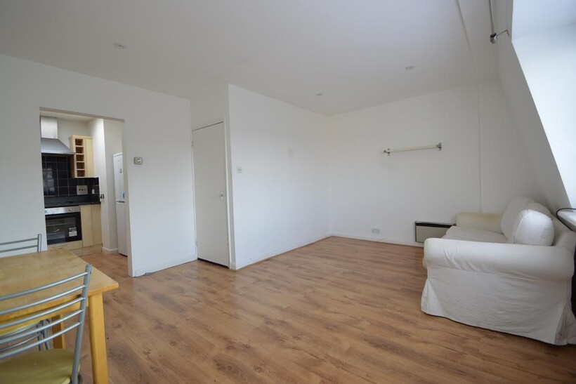 Park Road, Kingston 1 bed flat to rent - £1,375 pcm (£317 pw)