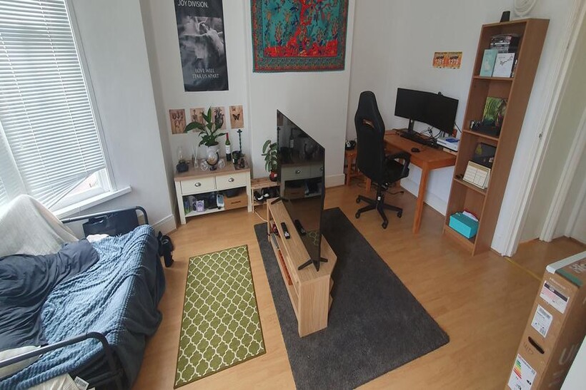 1 BED FLAT for Rent - 35 Conway Road... 1 bed flat to rent - £945 pcm (£218 pw)