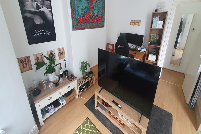 1 BED FLAT for Rent - 35 Conway Road... 1 bed flat to rent - £945 pcm (£218 pw)