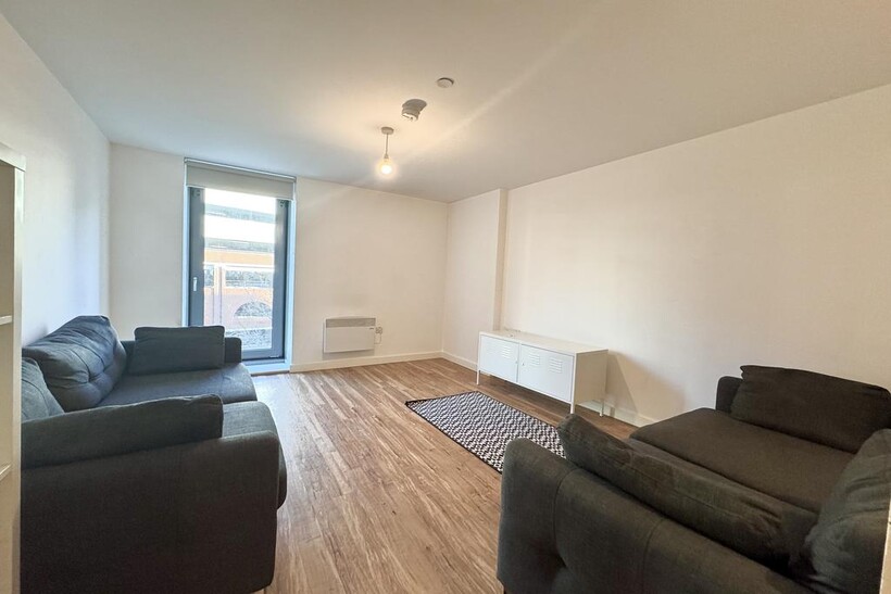 Michigan Avenue, Salford M50 3 bed flat to rent - £1,590 pcm (£367 pw)