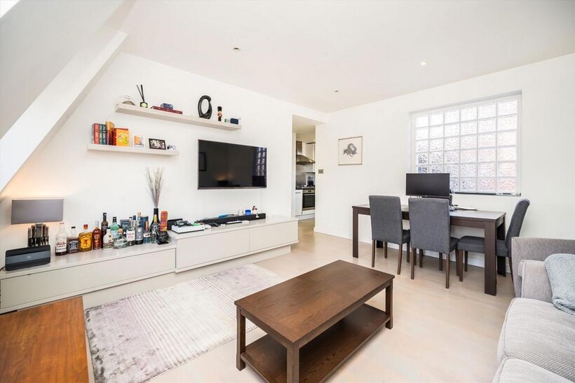 Northington Street, London WC1N 2 bed flat to rent - £3,683 pcm (£850 pw)