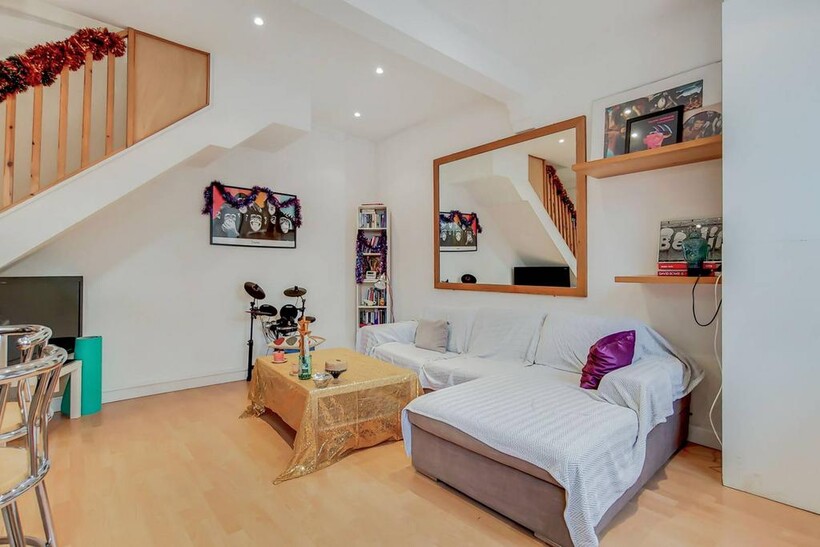 Ashby Street, Islington, London, EC1V 2 bed flat to rent - £5,500 pcm (£1,269 pw)