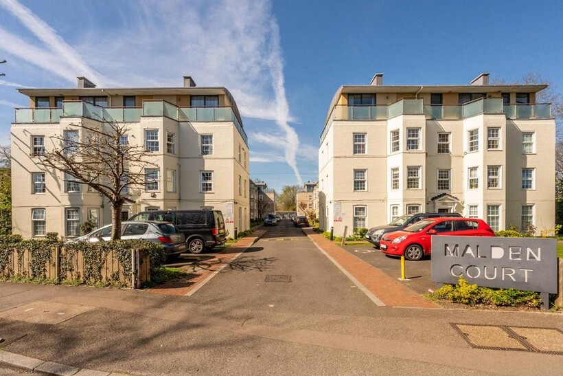 West Barnes Lane, New Malden, KT3 2 bed flat to rent - £3,050 pcm (£704 pw)
