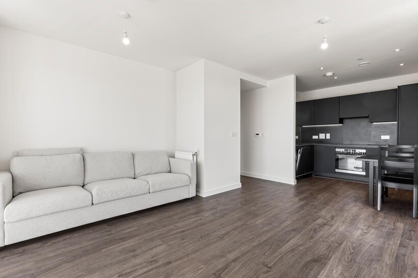 Eastman Road, Harrow HA1 1 bed apartment to rent - £1,630 pcm (£376 pw)