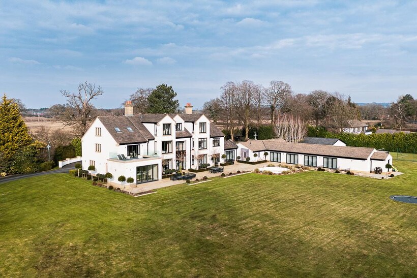 Mere hall 4