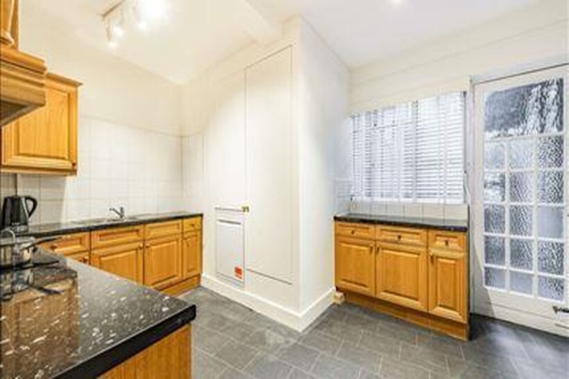Strathmore-court-park-road-regents-park-nw8